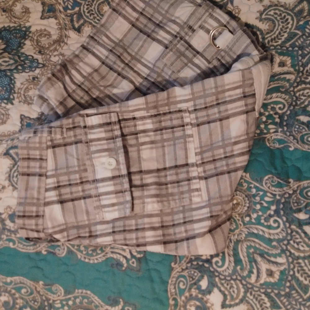Shorts - Picture 2 of 3